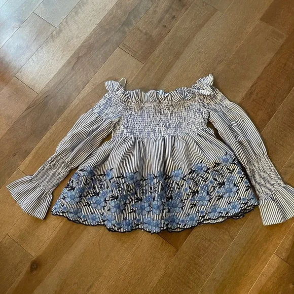 Romeo & Juliet Off-Shoulder Top